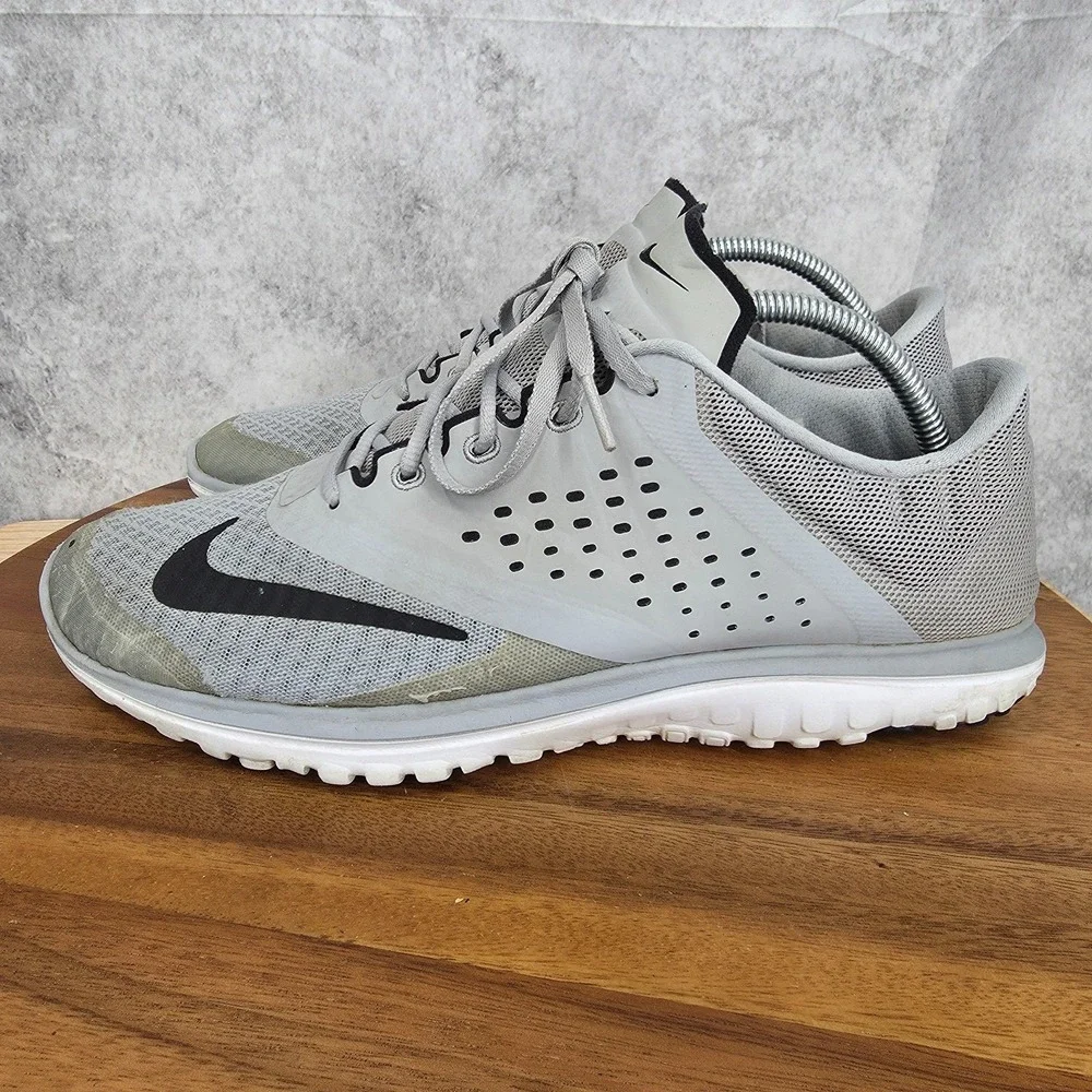 Nike Mens FS Lite Run 2 Running Shoes Mens 10 Gray Black  Sneakers 685266-011‎